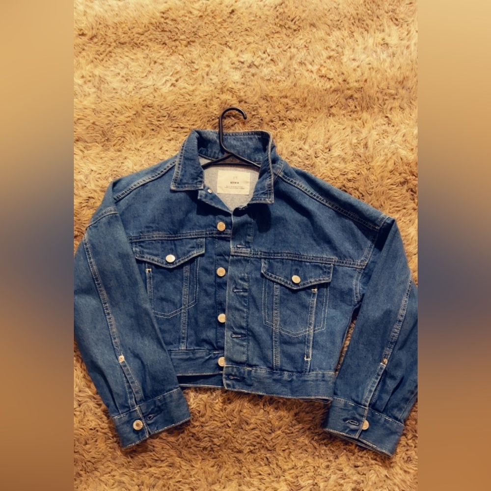 Super cute jean jacket for sale! Goes with everything 🫧🫧🛼